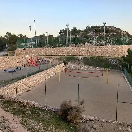 House Lana, 704 캠프장 드라게