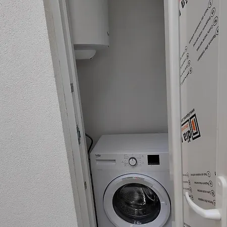 House Lana, 704 캠프장 *