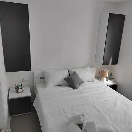 House Lana, 704 Κάμπινγκ *